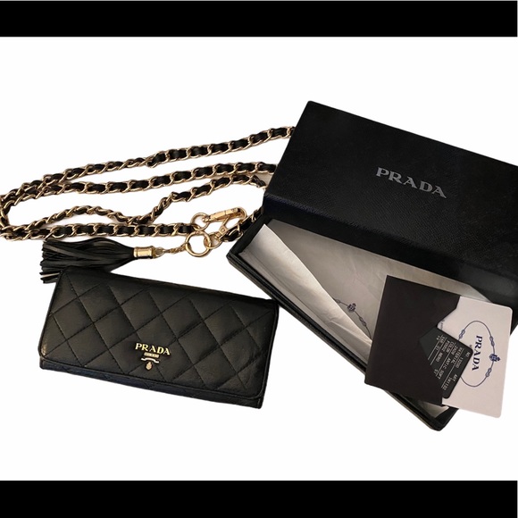 Prada quilted leather wallet w/ box, tissue, cards - Picture 1 of 8
